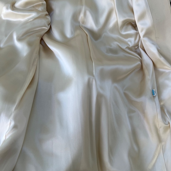Classic Holt Renfrew Vintage Cream Light Wool Coat With Black Piping - Picture 3 of 8